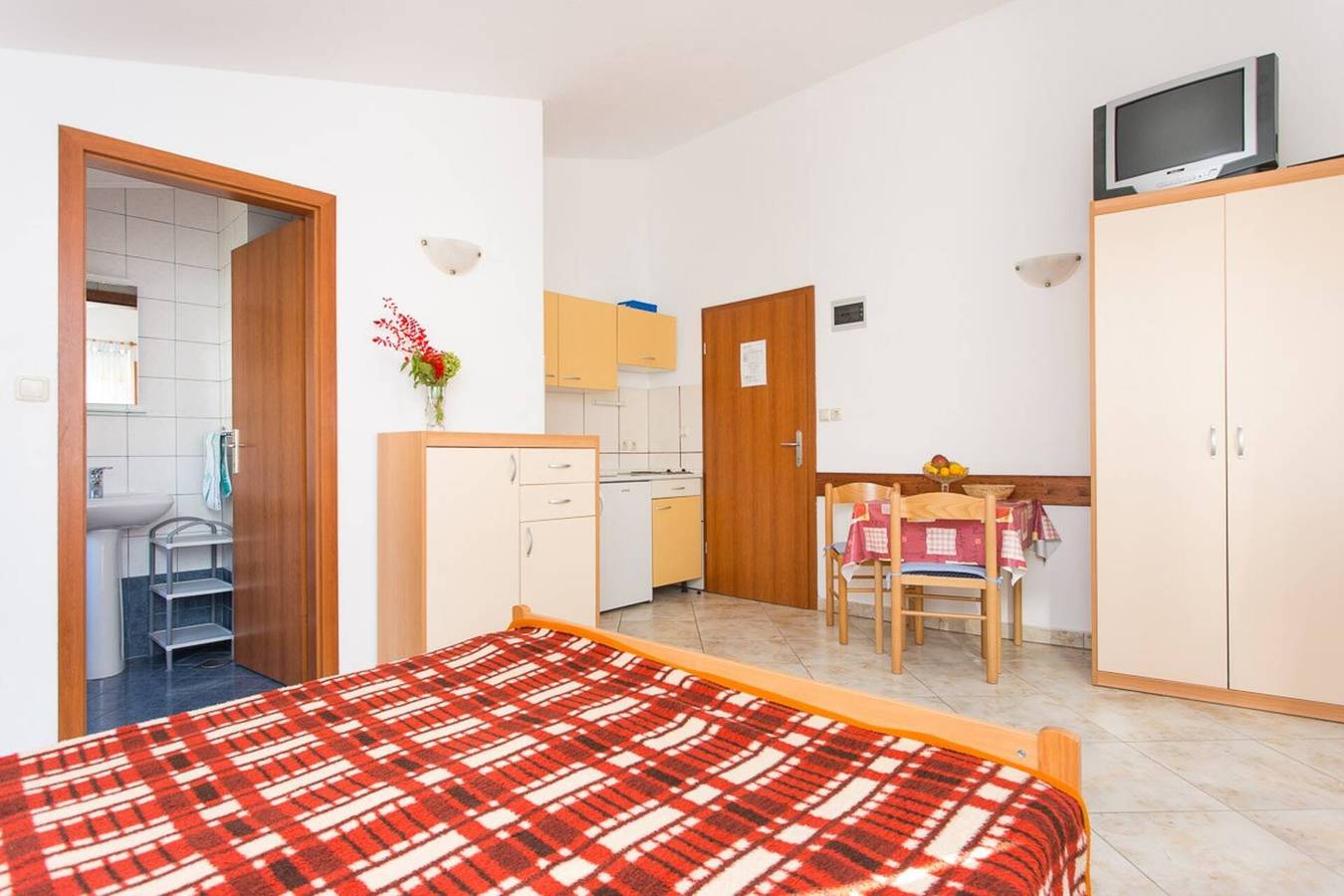 Apartamento entero, Studio Zic No.2 - without Balcony, 350 m from the Beach in Baska, Krk (isla)