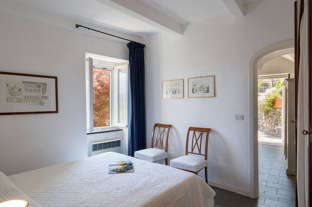 Elegante appartamento in villa per 11 persone con Wifi, A/C, piscina, patio e vista panoramica in Bellissimi (Dolcedo), Comune di Dolcedo