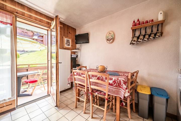 Ganze Wohnung, Ferienwohnung 'Appartement Les Oursons' mit Bergblick, Balkon und WLAN in Station de Morillon, Grand Massif