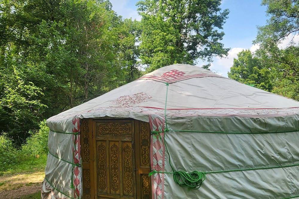 --- Yourte mongole --- in Huriel, Région de Montluçon