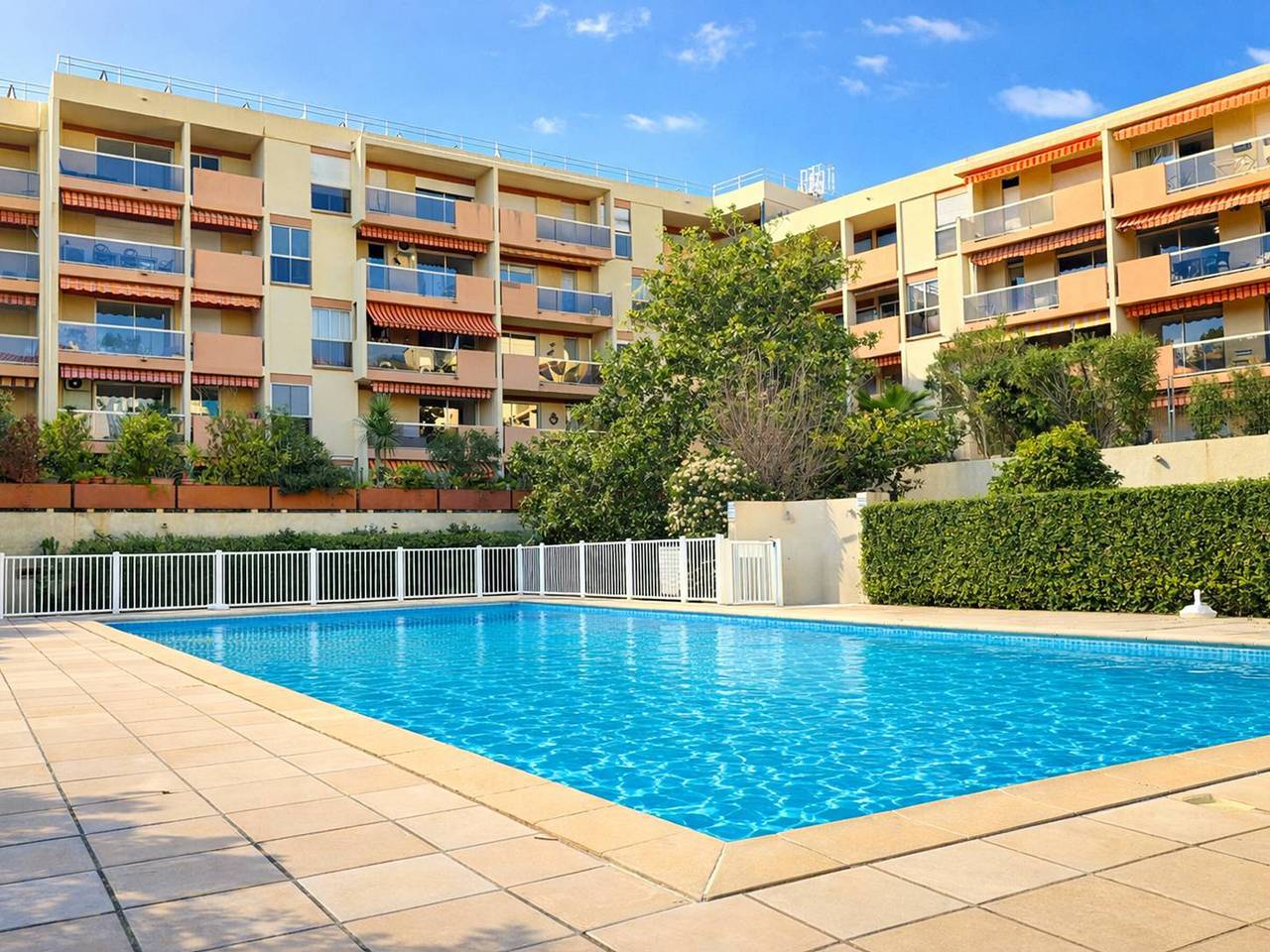 Apartamento entero, Apartamento Tranquilo con Parking Privado en Hyères in Hyeres, Parque nacional Port-Cros