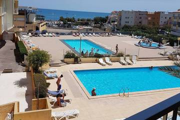 Gîte pour 3 personnes, avec piscine et terrasse dans Plage du Môle