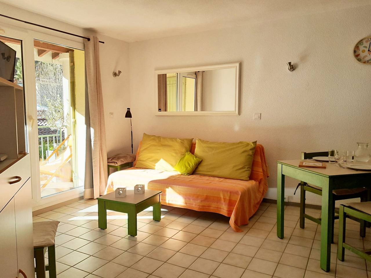 Appartement entier, Appartement 'Le Dignois' avec piscine partagée et balcon in Digne-les-Bains, Alpes-de-Haute-Provence