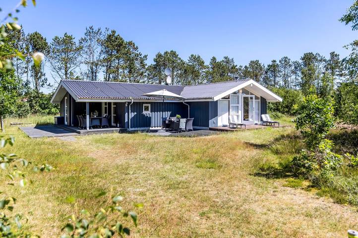 Ferieudlejning for 7 personer, med Jacuzzi og Terrasse samt Sauna i Sæby