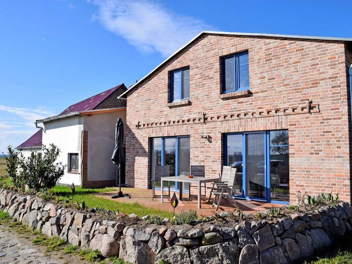 Ferienwohnung für 6 Personen, mit Terrasse und Garten in Groß Zicker