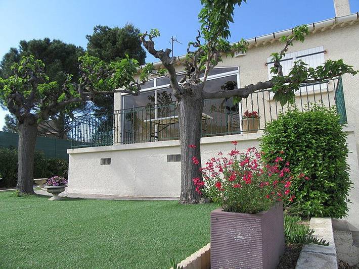 Gîte pour 6 personnes, avec terrasse et jardin