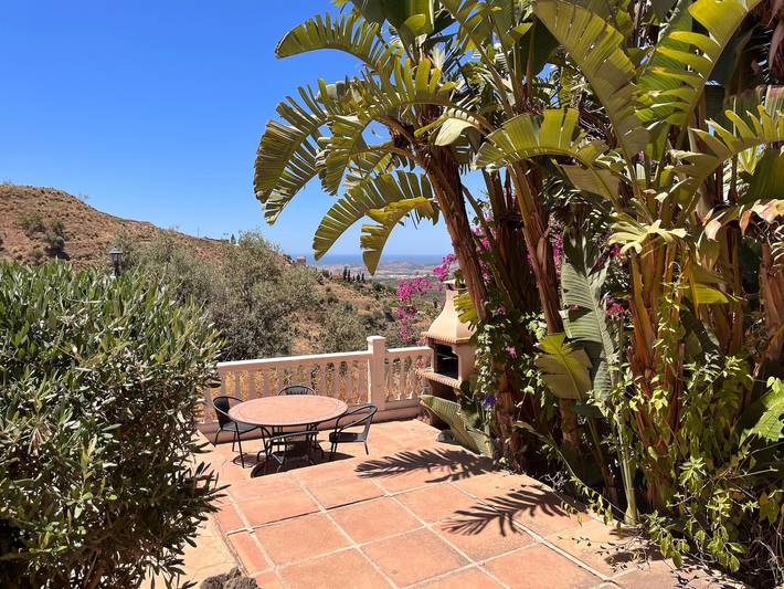 Torre del Mar Hillside Villa in Arenas, Cordillera Penibética