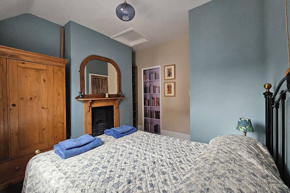 Katie'S Cottage, family friendly, with hot tub in Church Stretton in Church Stretton, Shropshire Hills