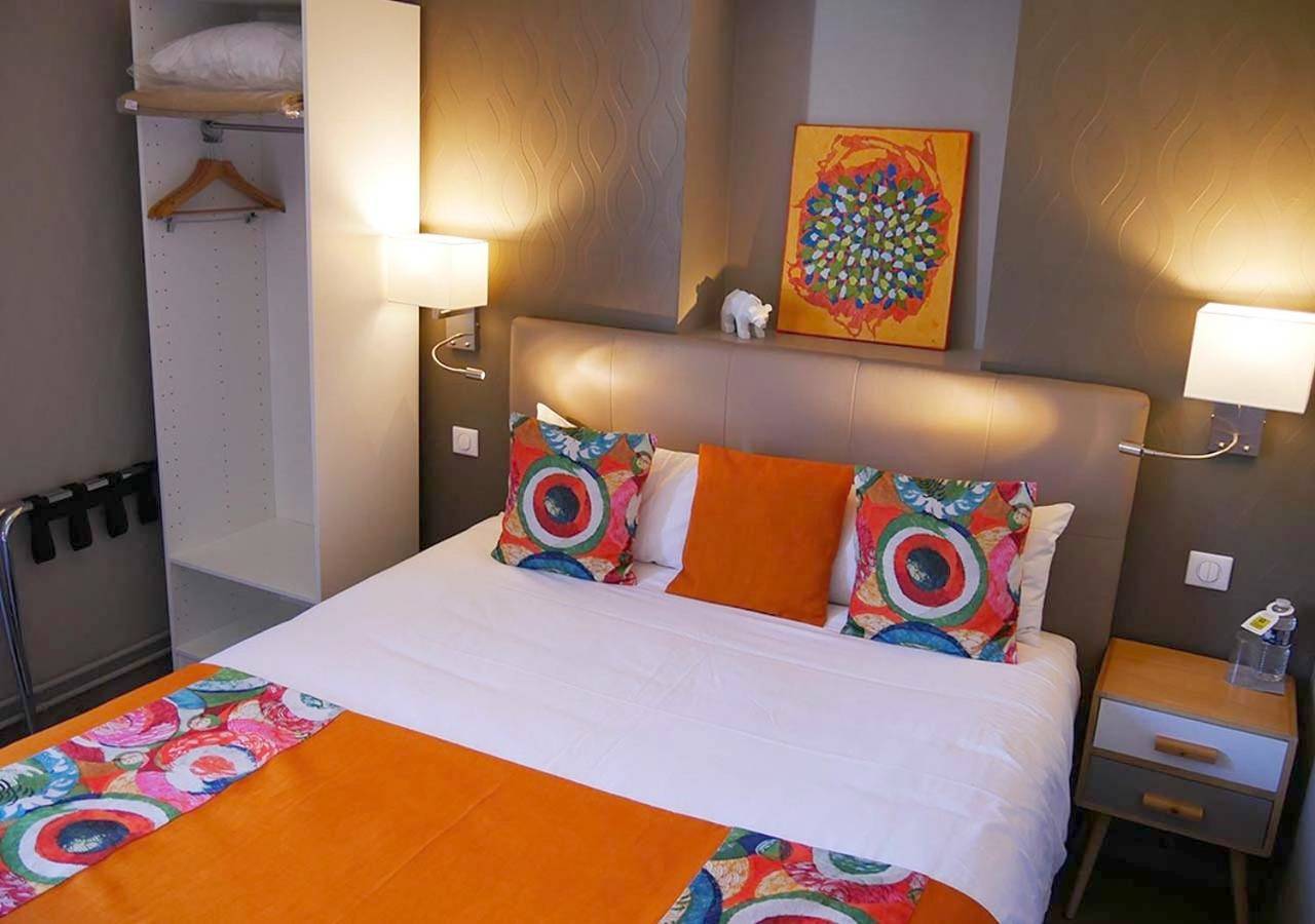 Double Room in Thiron-Gardais, Région de Nogent-le-Rotrou