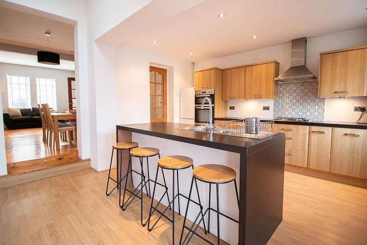 Maison d’hôte pour 7 personnes, avec Jardin à Cardiff