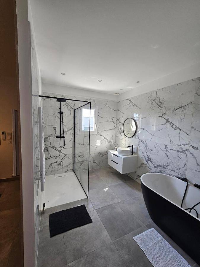 Gîte pour 5 personnes, avec balcon à Malataverne - 4