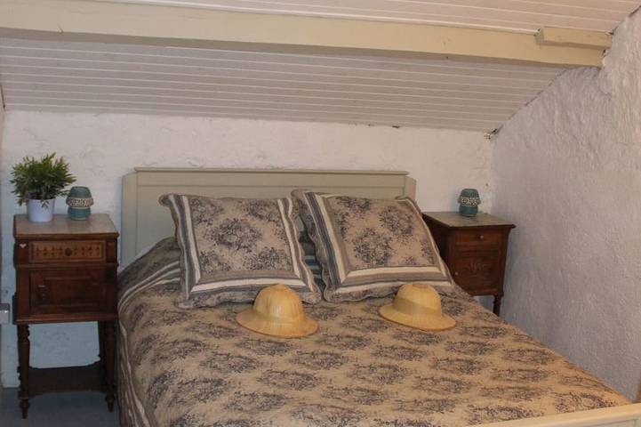 La Dependance ist ein geräumiges, freistehendes Luxus-Ferienhaus für 6 Personen in Youx, Puy-de-Dôme