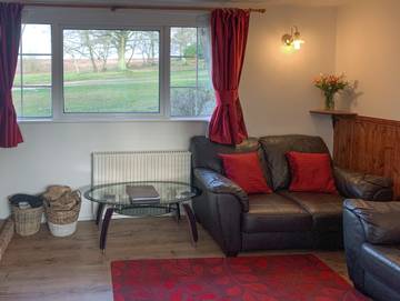 Log Cabin for 4 People in New Forest National Park, South East England, Photo 2