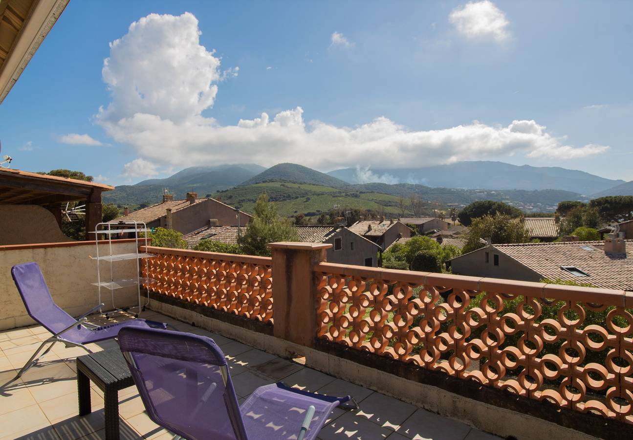 Appartement entier, Appartement "Figuera T4 Grande Terrasse Vue Mer" avec Wi-Fi et climatisation in Appietto, Région d'Ajaccio