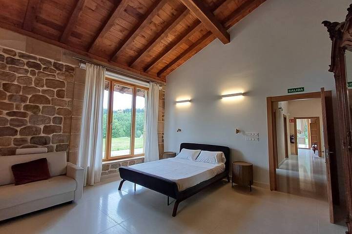 Location de vacances pour 5 personnes, avec terrasse et jardin à Ea - 2