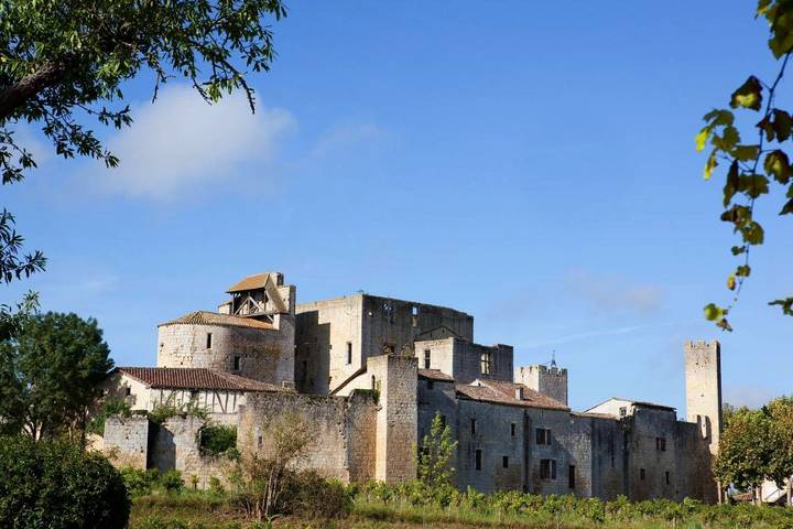 Hôtel pour 2 personnes, avec jacuzzi et terrasse ainsi que sauna et jardin, animaux acceptés