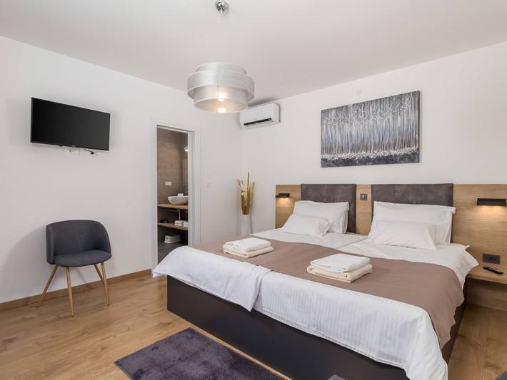 Ferienhaus für 8 Personen, mit Garten und Pool sowie Sauna auf Rab - 4
