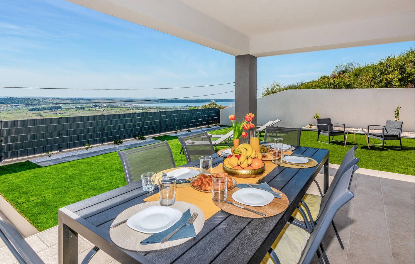 Holiday home for 6 people with garden in Podvršje, Ljubac