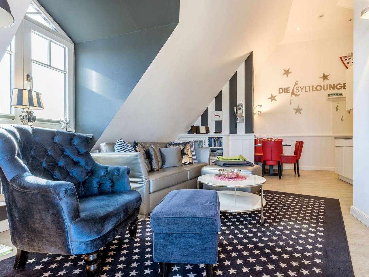 Ganze Ferienwohnung, Landhaus Berthin-Bleeg, Die Syltlounge App. 9 - 2-Raum-Appartement im Dg, ca. 40 m² Nutzfläche, 1 Parkplatz, Nichtraucher. in Wenningstedt, Sylt