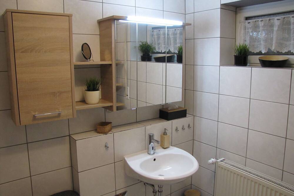 Ganze Wohnung, Voll ausgestattetes Apartment in ruhiger Lage in Bad Vilbel, Wetterau