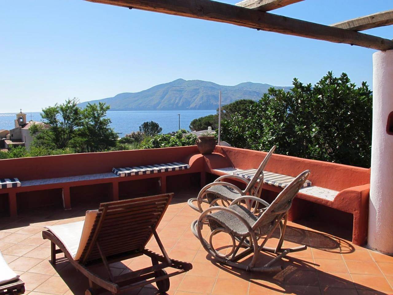 Villino Miraglia in Santa Marina Salina, Salina