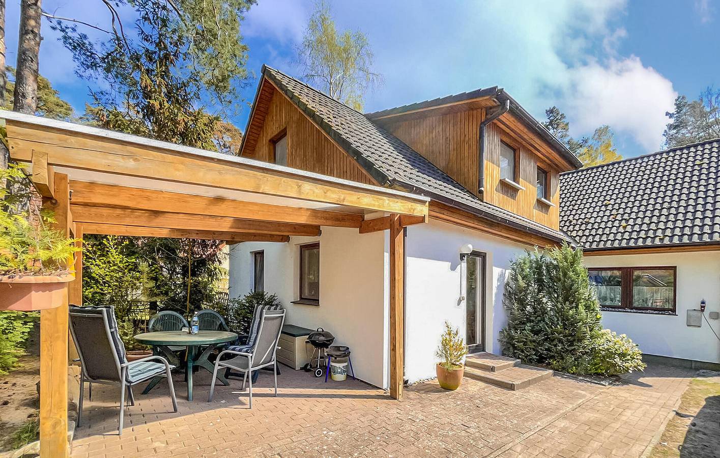 Ganze Ferienwohnung, Appartement am Strand mit Parkplatz und WiFi, 2 km zum Strand in Neuhaus (Dierhagen), Dierhagen