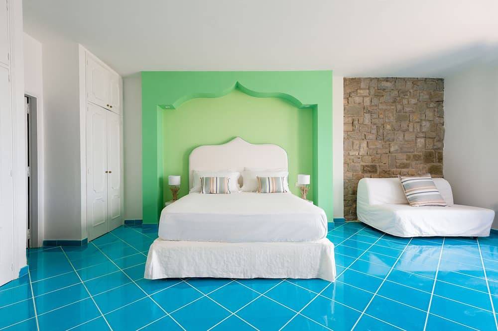 Enchanting villa on three levels with direct access to the sea and view of Capri in Massa Lubrense, Sorrento Coast