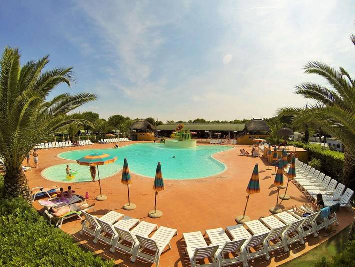 Camping für 6 Personen, mit Terrasse und Pool in Bibbona - 3