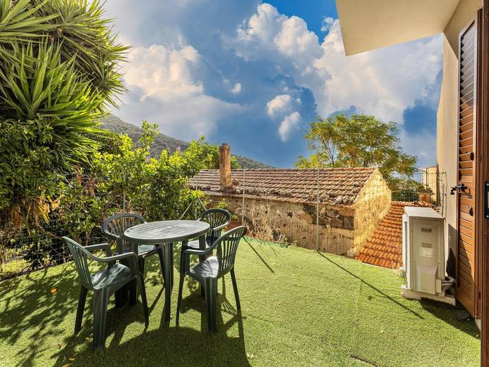 Appartamento intero, Climatizzato con giardino e posteggio privato in Muntiggioni, Badesi
