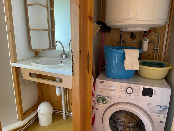 Location de vacances pour 6 personnes, avec vue ainsi que jardin et terrasse à Saint-Georges (Cantal)