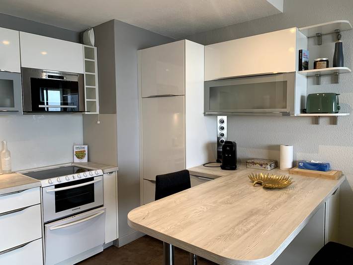 Entire apartment, New O'Bassin Apartment with Sea View, Private Terrace, and Wi-Fi in Arcachon, Arcachon region