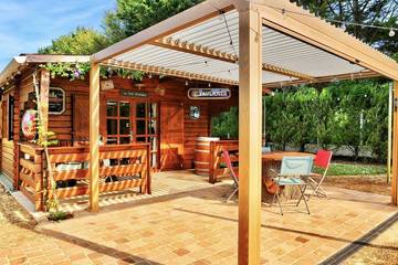 Gîte pour 4 personnes, avec jardin ainsi que piscine et terrasse à Souzay-Champigny