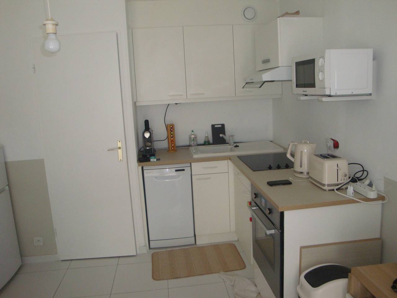 Ganzes Studio, Studio-Apartment 'Bord De Mer' mit Gemeinschaftspool, privatem Garten und Klimaanlage in Sausset-les-Pins, Istres und Umgebung