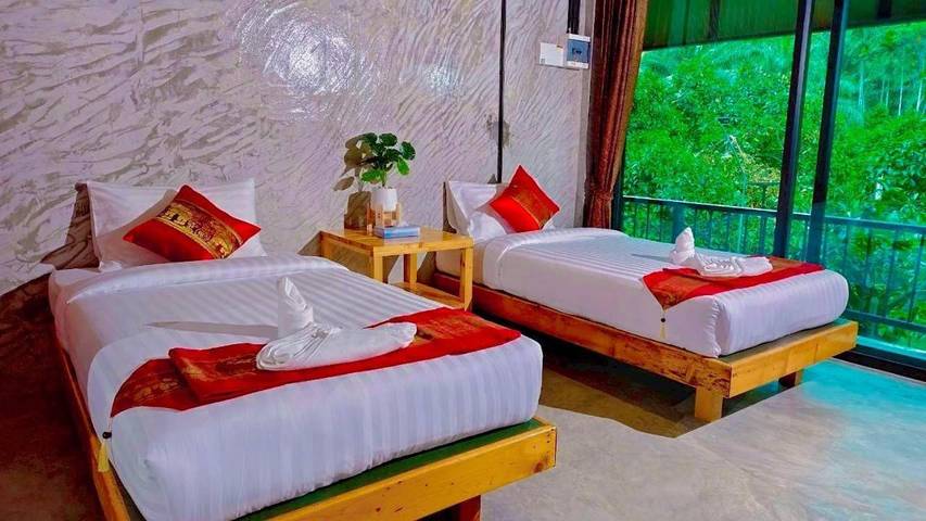 Hotel para 3 personas, con terraza además de vistas y jardín - 1