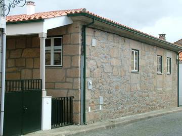 Gîte pour 2 personnes, avec vue ainsi que jardin et terrasse, animaux acceptés dans Sernancelhe
