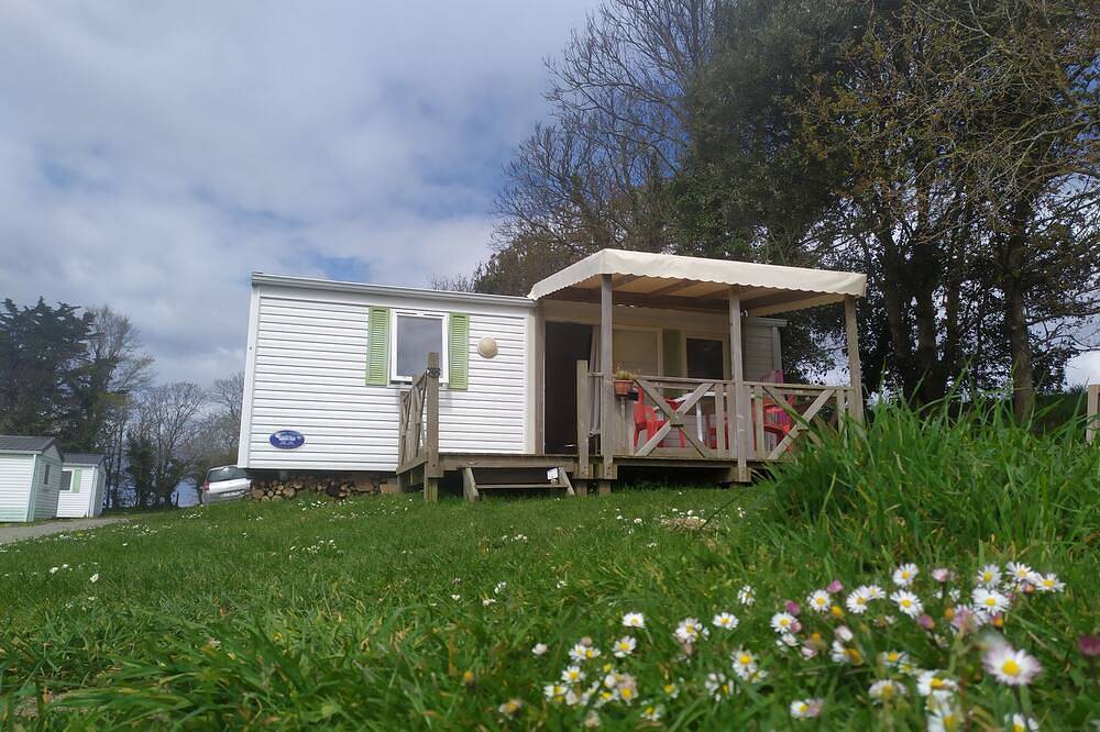 Camping pour 4 Personnes dans Plonévez-Porzay, Région de Châteaulin
