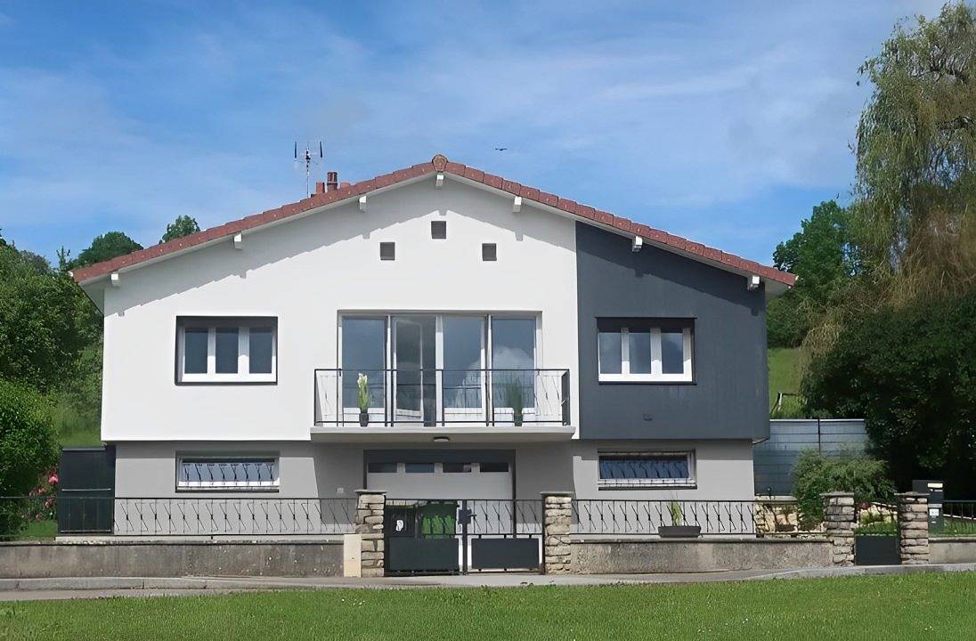 Gite Bassompré **** 𝐿𝘦𝑠 𝑉𝘰𝑠𝘨𝑒𝘴 𝘤𝑜̂𝘵𝑒́ 𝑂𝘶𝑒𝘴𝑡 in Châtenois, Neufchâteau