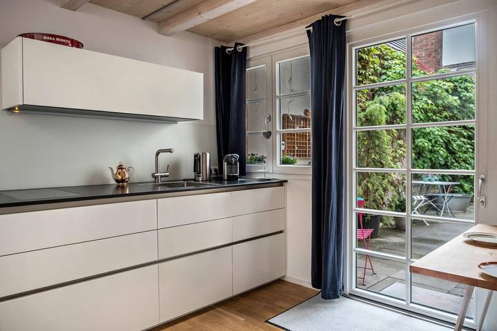 Tiny House close to the Lake with Garden, Terrace & Wi-Fi in Konstanz, Landkreis Konstanz