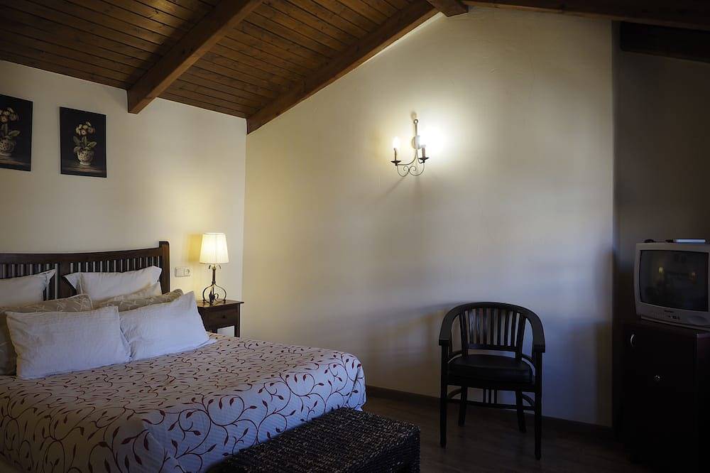 La Casa del Villar. 17 dormitorios. Especial para grupos grandes. Con piscina. in Villar de la Encina, Provincia de Cuenca