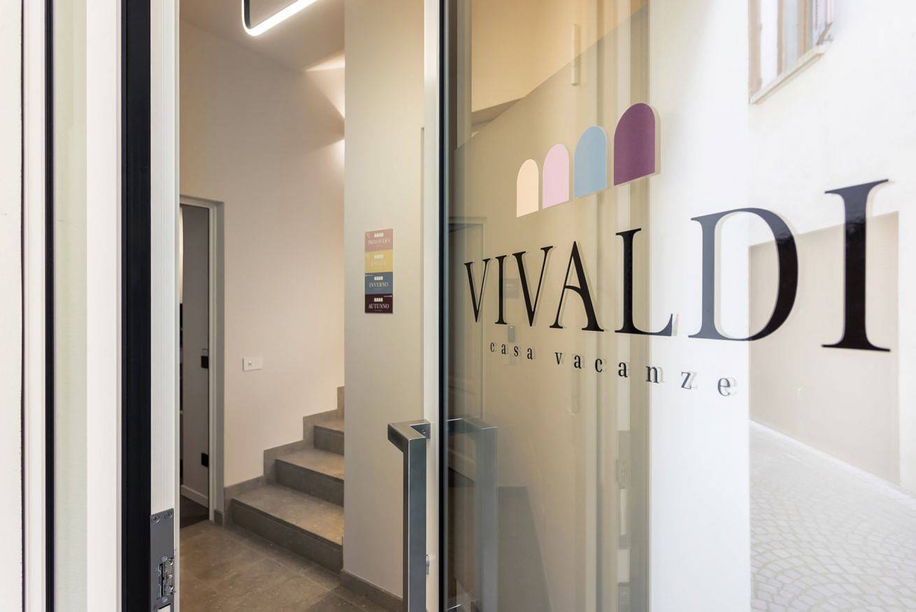 Appartamento intero, Guesthost - Vivaldi Autunno Apartment in Treviglio, Provincia di Bergamo