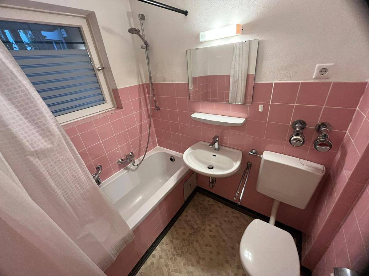 Apartment - Ground Floor in Constance, Arrondissement de Constance