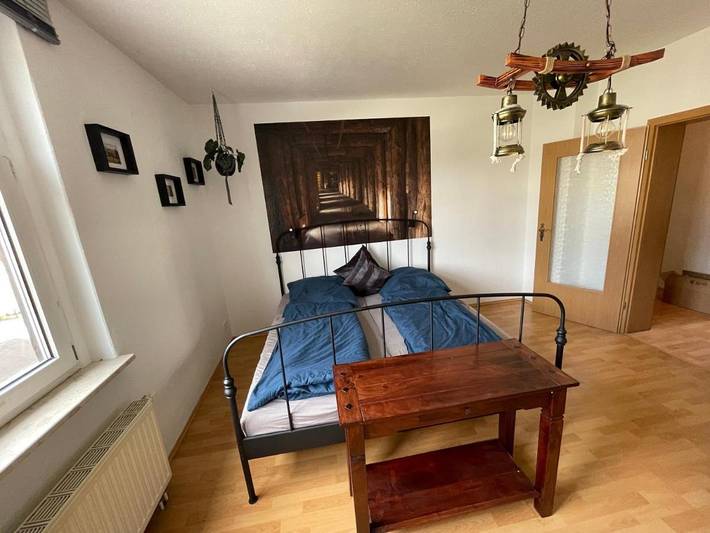 Ferienwohnung für 4 Personen, mit Terrasse und Garten sowie Ausblick in Zwönitz