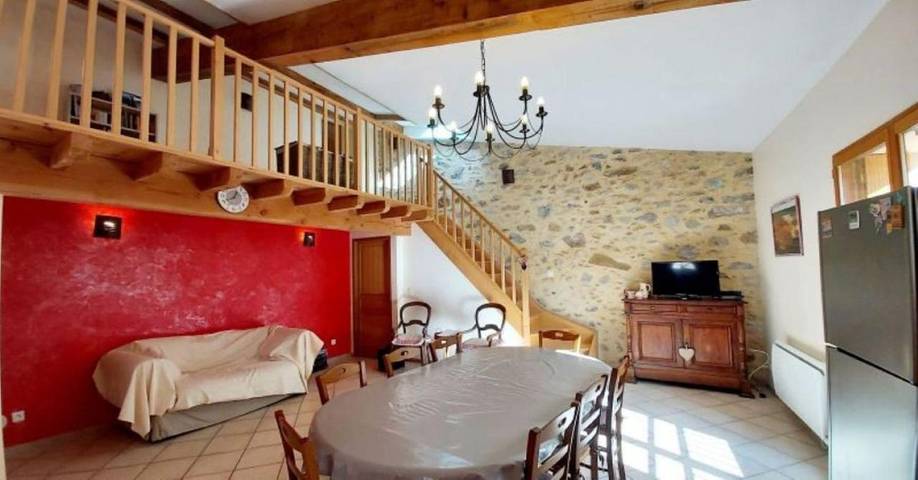 Location de vacances pour 6 personnes, avec balcon et vue à Lanet