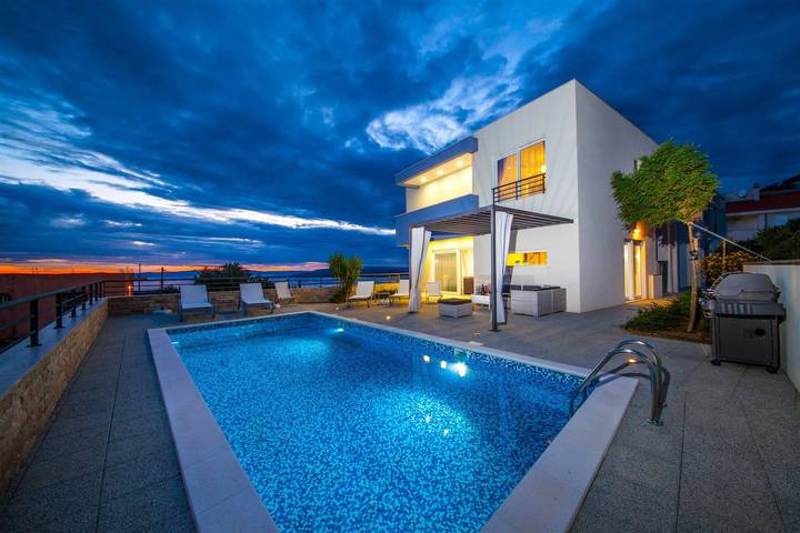 Villa für 8 Personen, mit Meerblick und Garten, mit Haustier in Makarska