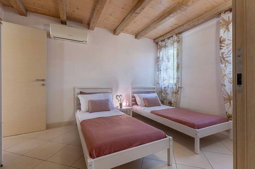 Appartamento intero, Guesthost - Ponte della Pitagora Apartment in Comacchio, Provincia di Ferrara