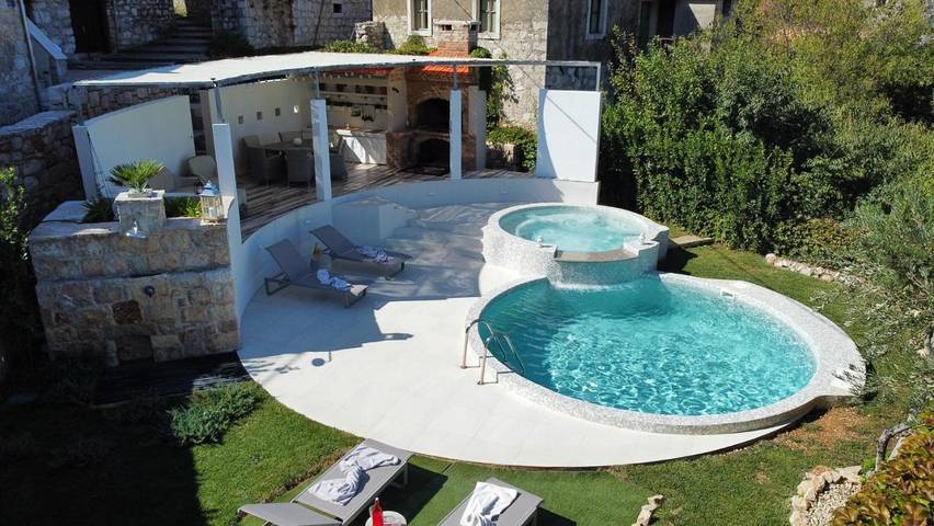 Ferienhaus für 8 Personen, mit Garten und Pool, mit Haustier