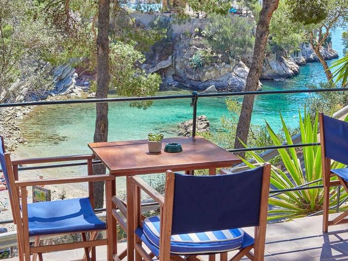 Hotel, mit Balkon und Whirlpool sowie Terrasse und Garten in Cala Fornells - 4