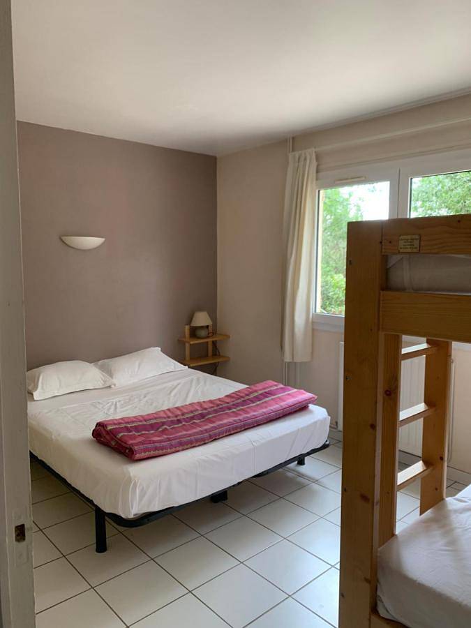 Family Room with Private Bathroom in Saint-Alban-Auriolles, Ardèche