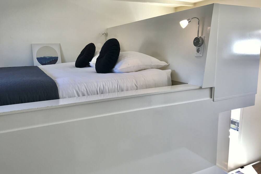 Quiet Waterloft near Amsterdam and Schiphol in Aalsmeer, Nordholland