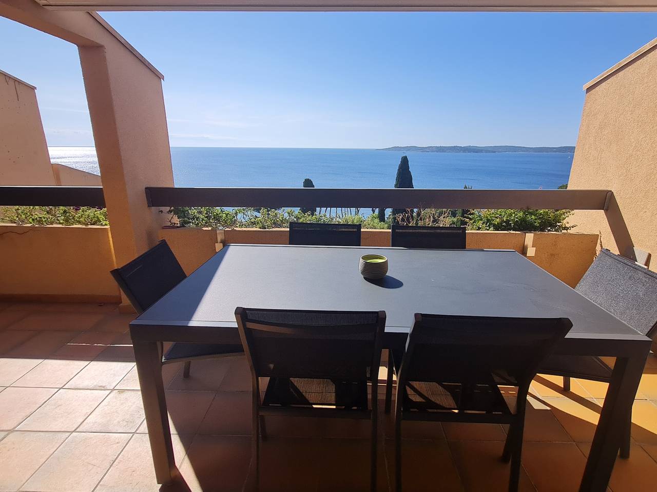 Apartamento entero, Apartamento de 3 piezas con aire acondicionado, piscina y playa privada en Golfo de Saint-Tropez in Sainte-Maxime, Region de Draguignan